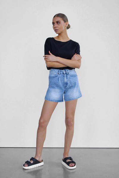Withblack: Modell 'Denim Shorts - Snowdenim'