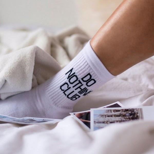 On Vacation: Modell 'Do Nothing Club Tennis Socks - White'