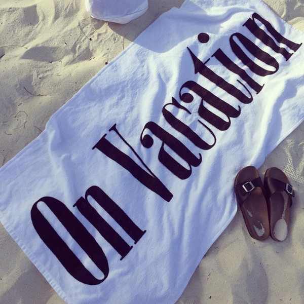 On Vacation: Modell 'Oversize Beach Towel - White'