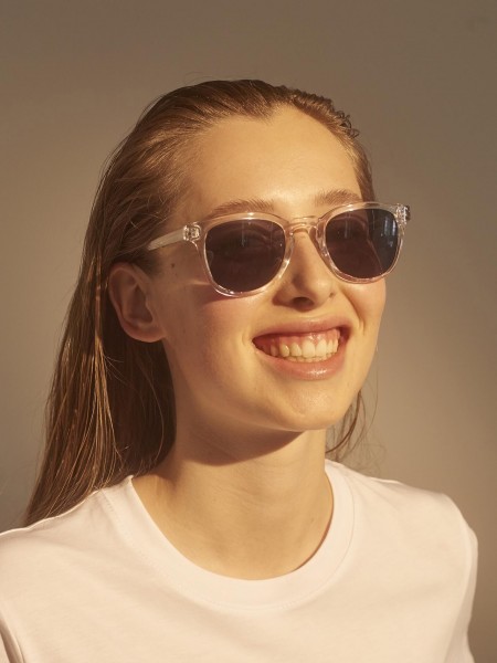 A.Kjærbede: Modell 'Bate Sonnenbrille - Grey Transparent'