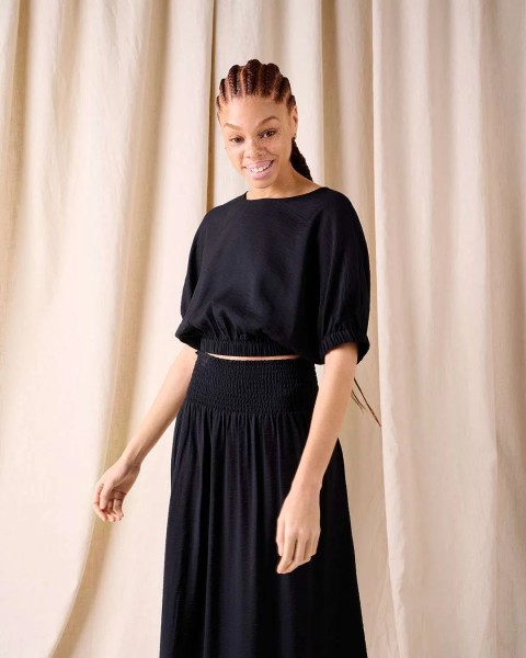 Another-Label: Modell 'Fleur Structured Skirt - Black'