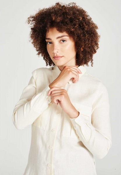 Givn: Modell 'Nora Buttoned Shirt - Off White (Linen)'