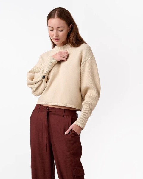 Another-Label: Modell 'Sanae Knitted Pullover - Sandshell '