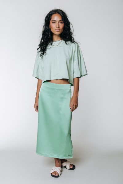 Colourful Rebel: Modell 'Hinte Uni Satin Slit Midi Skirt - Mint'